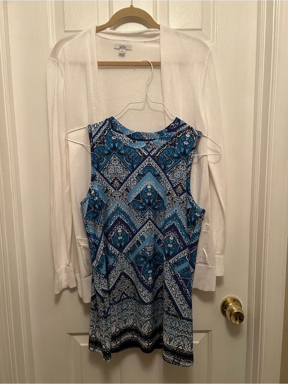 Croft & barrow White cardigan/Blue Patterned Apt 9 Sleeveless Tank